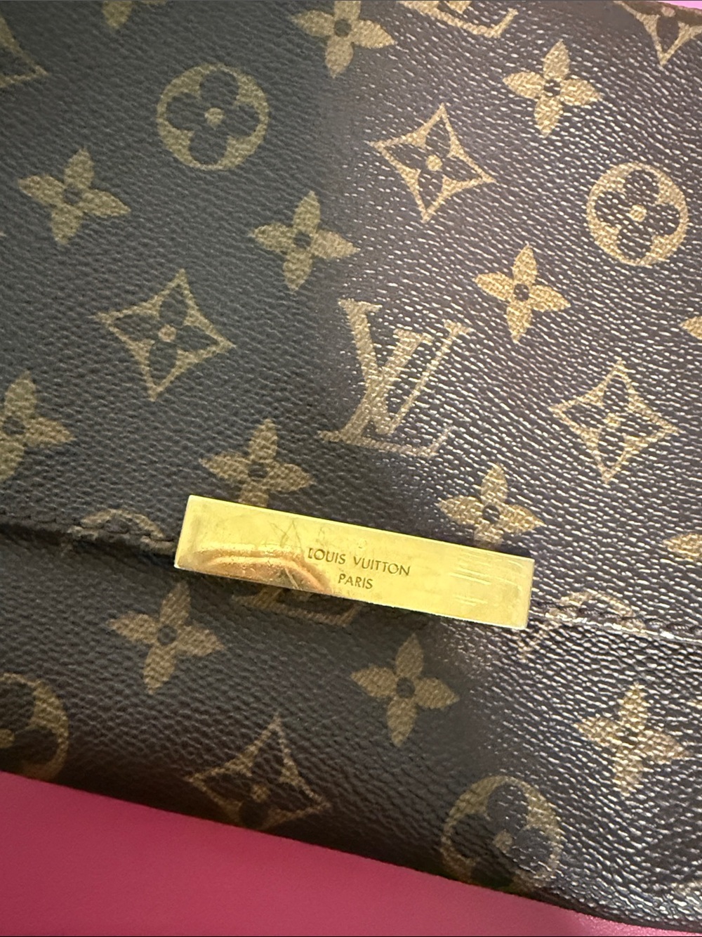 Louis Vuitton Monogram Favorite MM Shoulder Bag with Gold Chain Strap - Picture 7 of 16